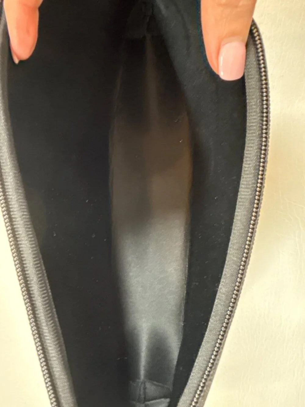 Skims Neoprene Clutch Zip Pouch in Soft Black
